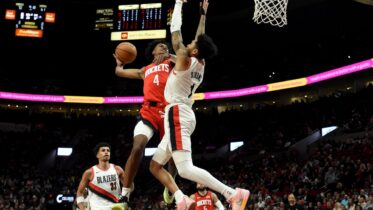 Jalen Green’s jam over Anfernee Simons is Dunk of the Year Worthy