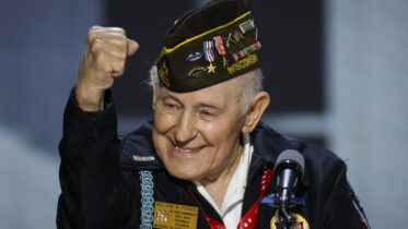 At RNC, 98-Year-Old WWII Vet Says He ‘Would Reenlist’ Under Trump